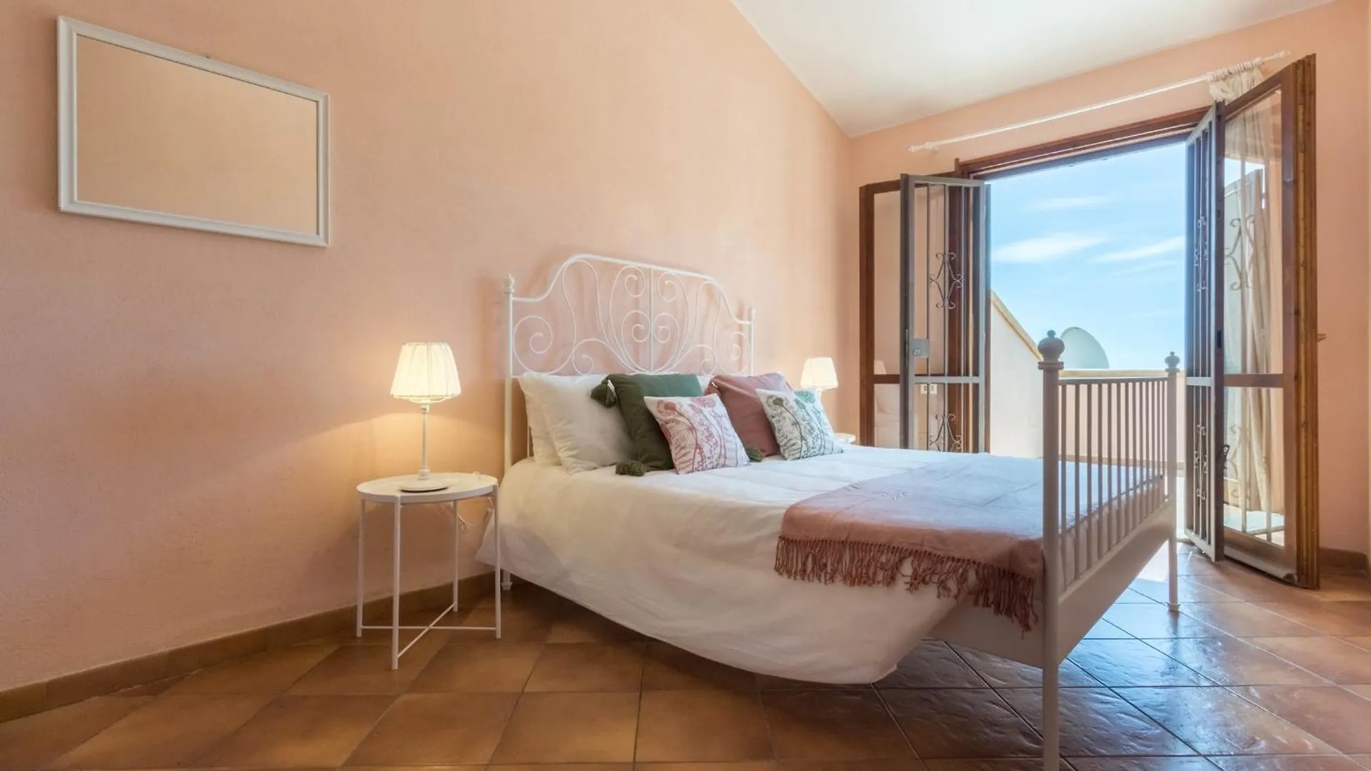 Apartment Villa Bellavista Con Piscina Privata, Vista Mare Vicino A Villasimius Italy