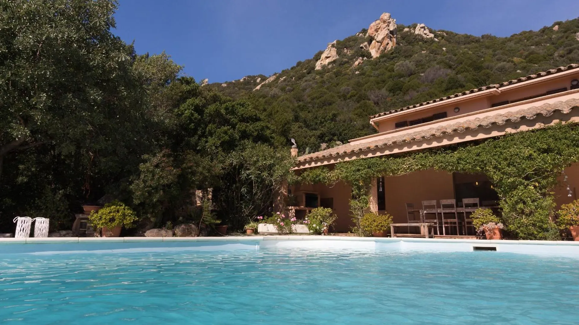 Apartment Villa Bellavista Con Piscina Privata, Vista Mare Vicino A Villasimius