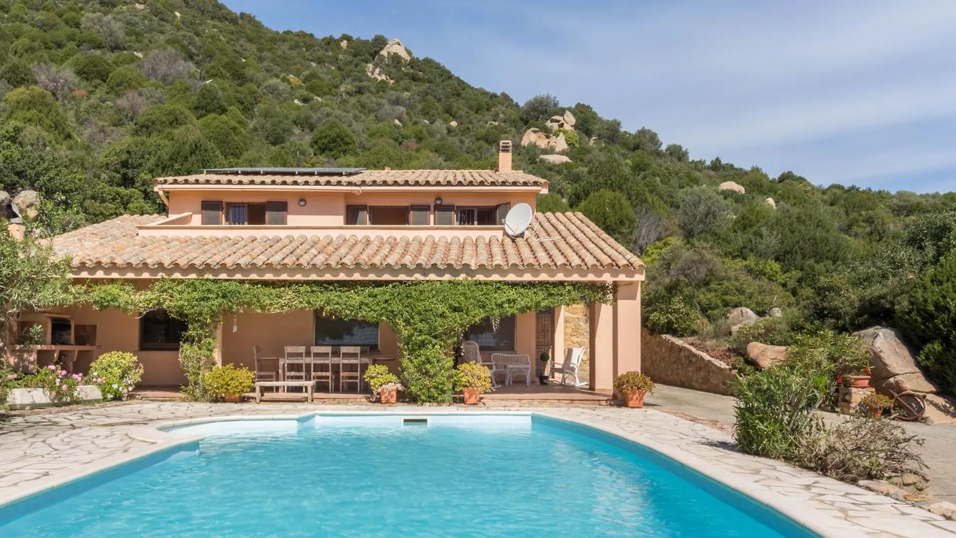 Apartment Villa Bellavista Con Piscina Privata, Vista Mare Vicino A Villasimius